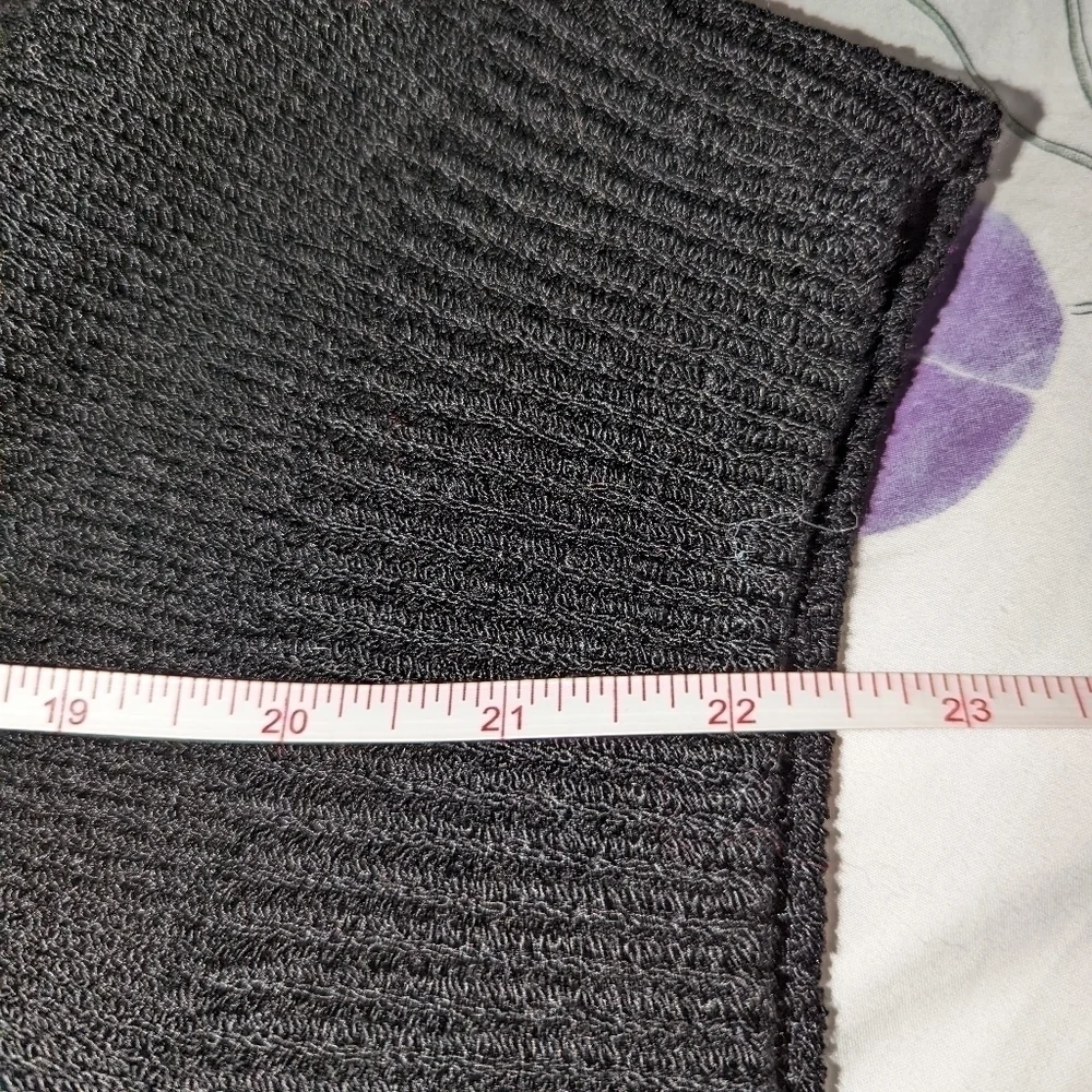 VINTAGE Retro Black & Floral Embroidery Crewneck Knit Sweater Size Medium - Picture 11 of 13